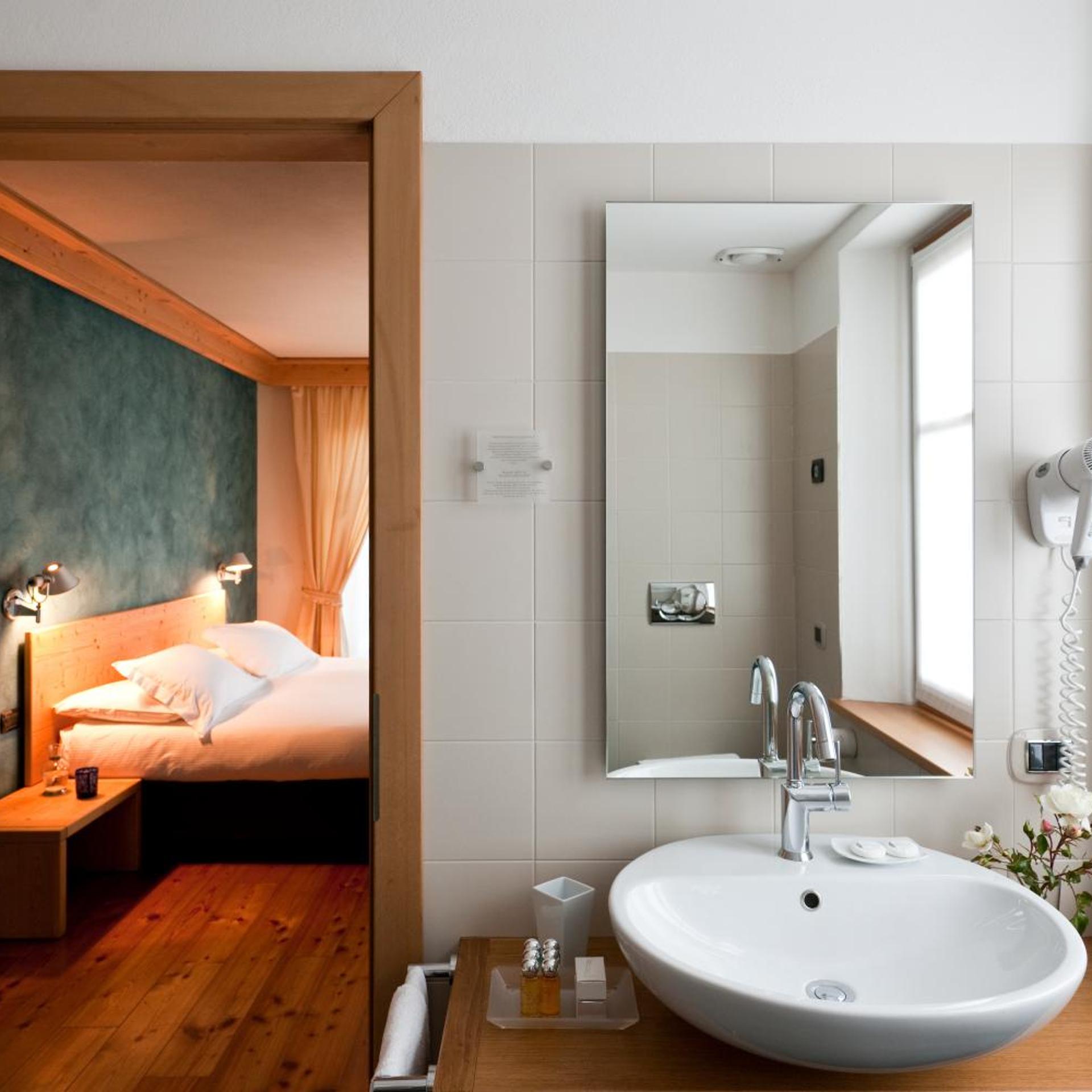 HOTEL MEUBLE SERTORELLI REIT 50/52