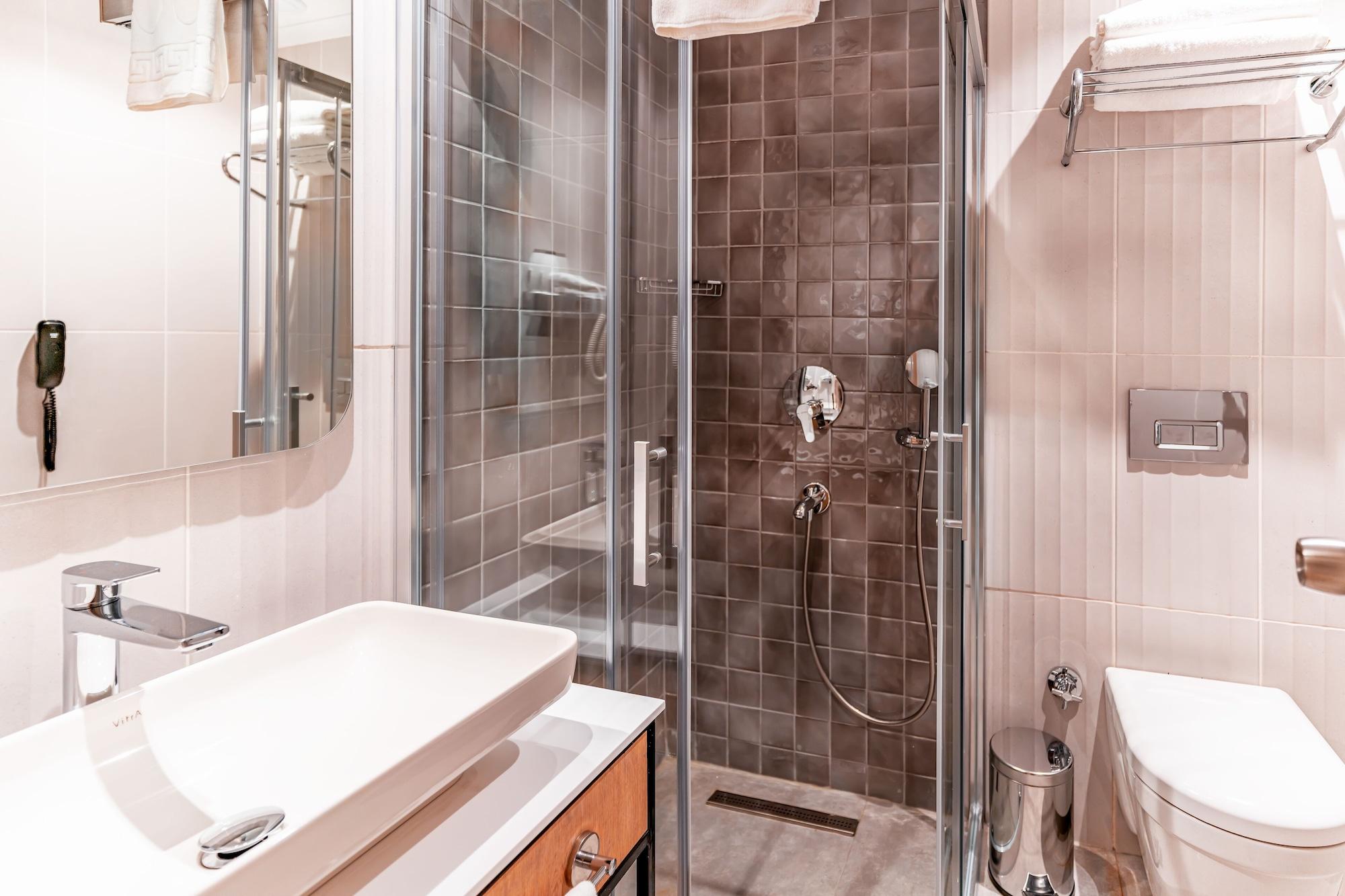 غرفة رومانسية بسرير مزدوج، Pearly Hotel & Spa 4/6
