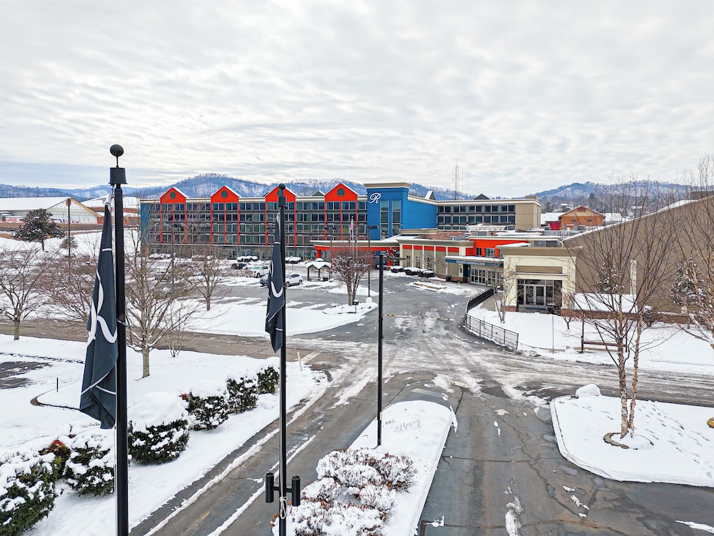 The Ramsey Hotel And Convention Center 66/69