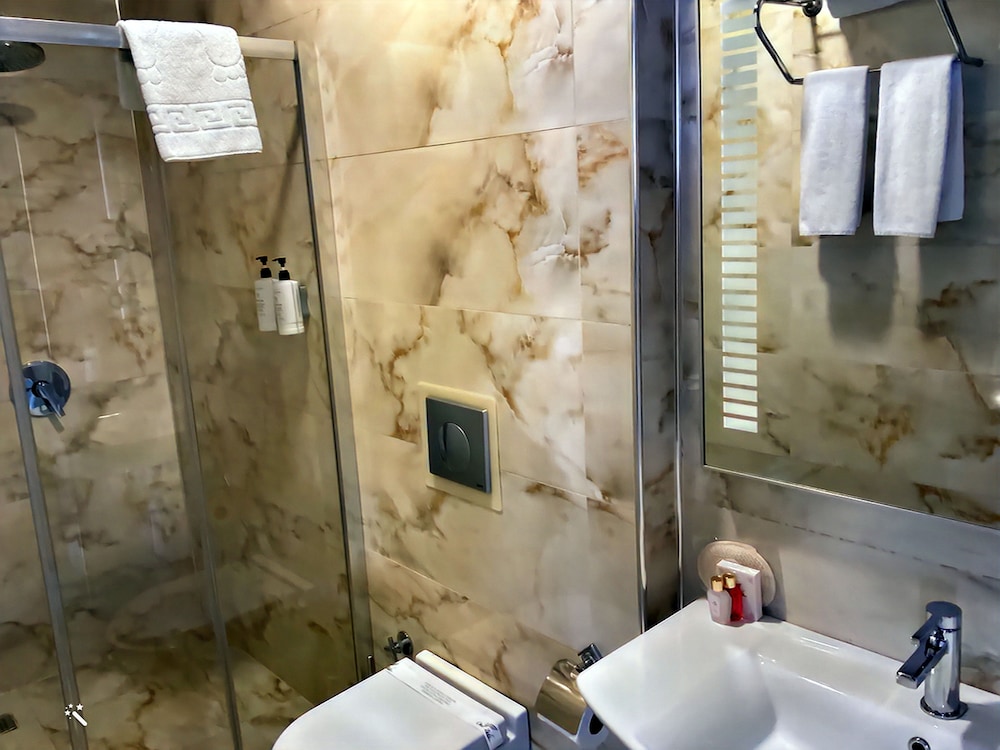 Hotel Zade 50/50