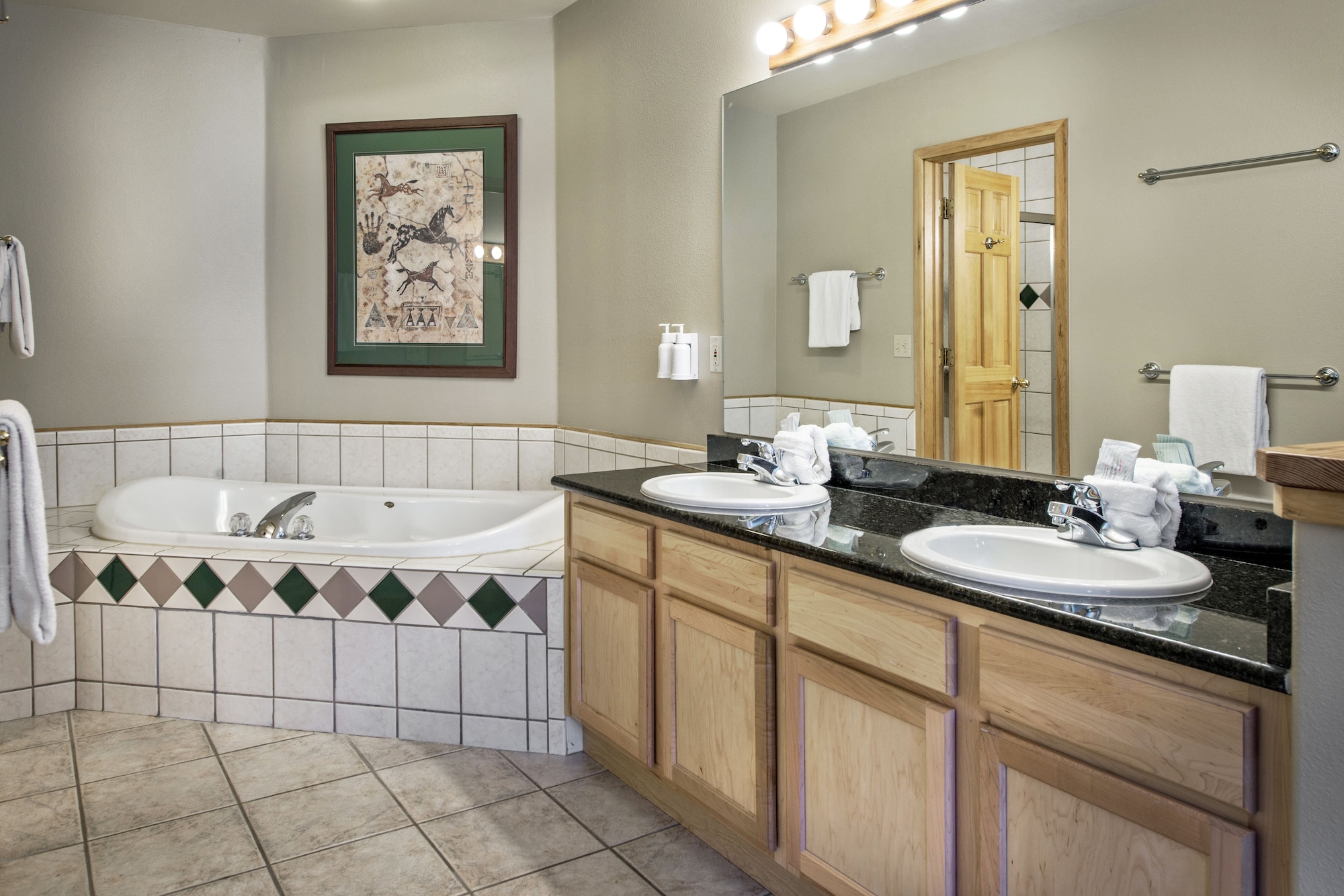 2 Bedrooms, Condo, Grand, Lodge, King and Queen Bed, Sofa, Balcony، Grand Timber Lodge 3/3