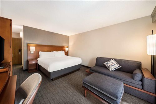 Deluxe, King Bed