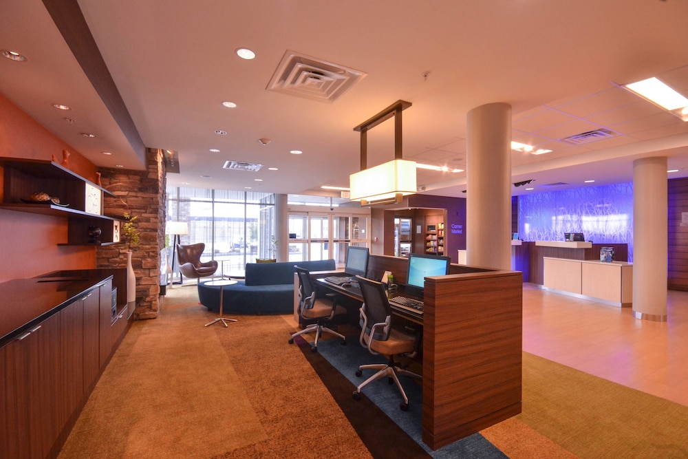 Fairfield Inn Suites St Louis Pontoon Beach Granite City 8/37