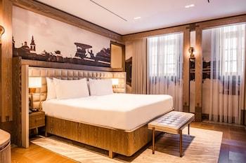 Grand, Penthouse Suite