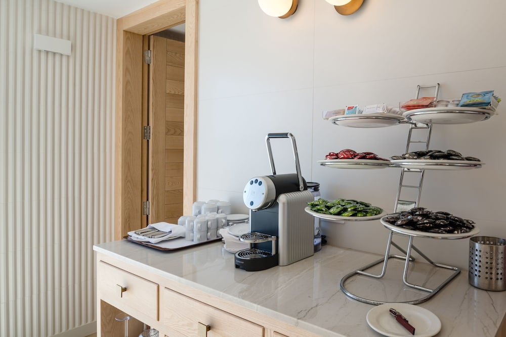 Select, Suite, Twin Beds, Sea View, Sofa, Adult Only, Balcony
