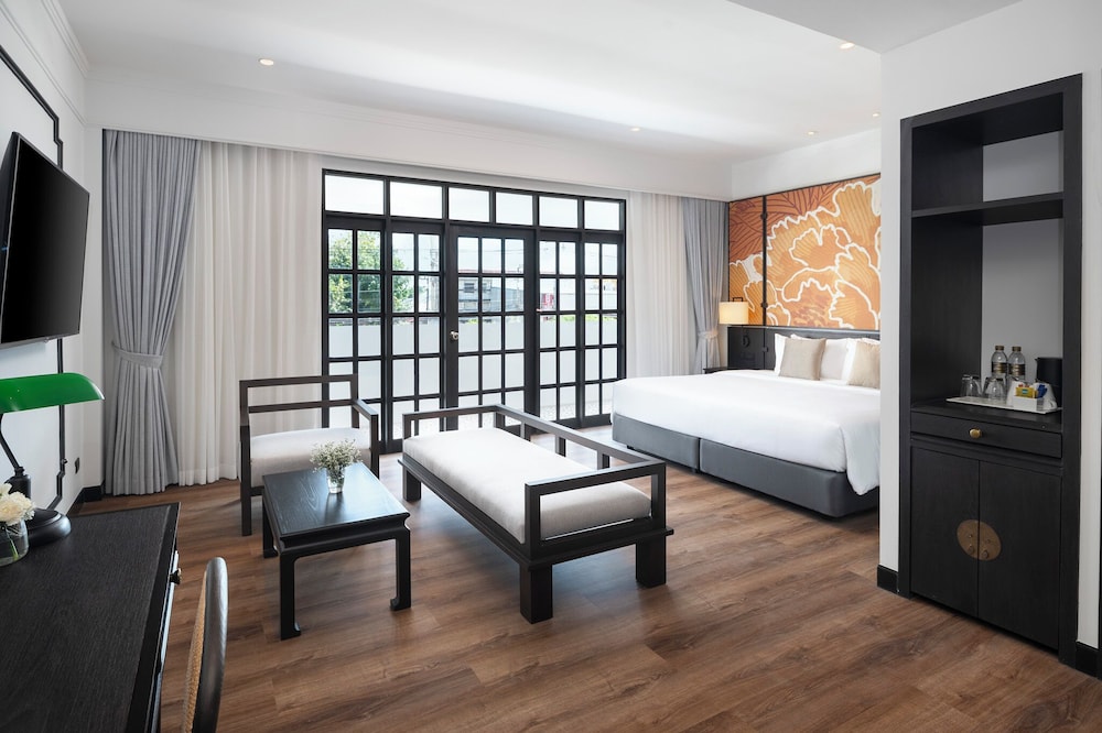 Indochina Hotel 9/50