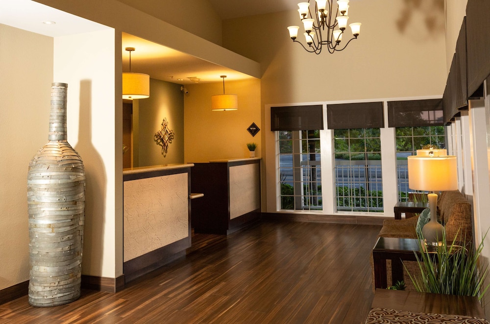 Best Western Plus Inn At The Vines 8/43