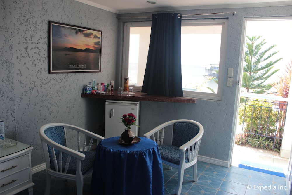 Blue Rock Beach Resort 47/67