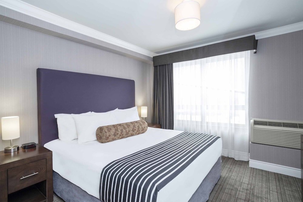 Sandman Hotel & Suites Calgary South 17/65