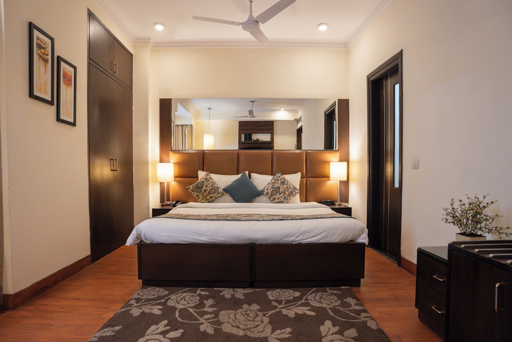 Ahuja Residency Gurgaon 28/50