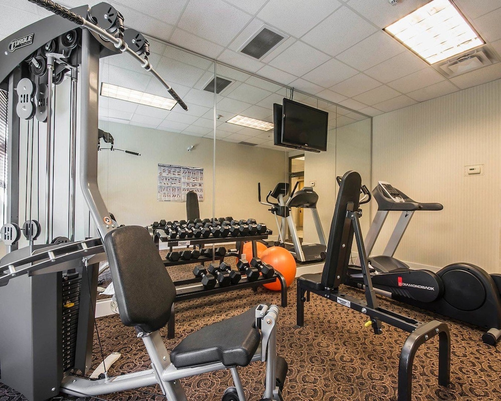 Comfort Inn & Suites Surrey 24/60