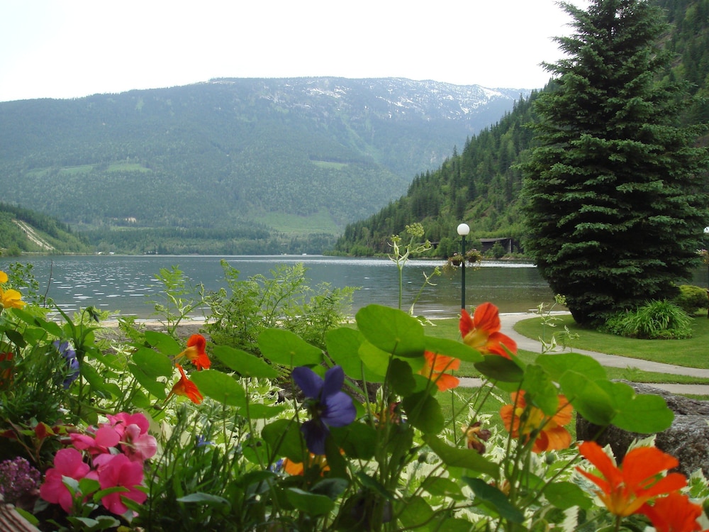 Three Valley Lake Chateau 53/60