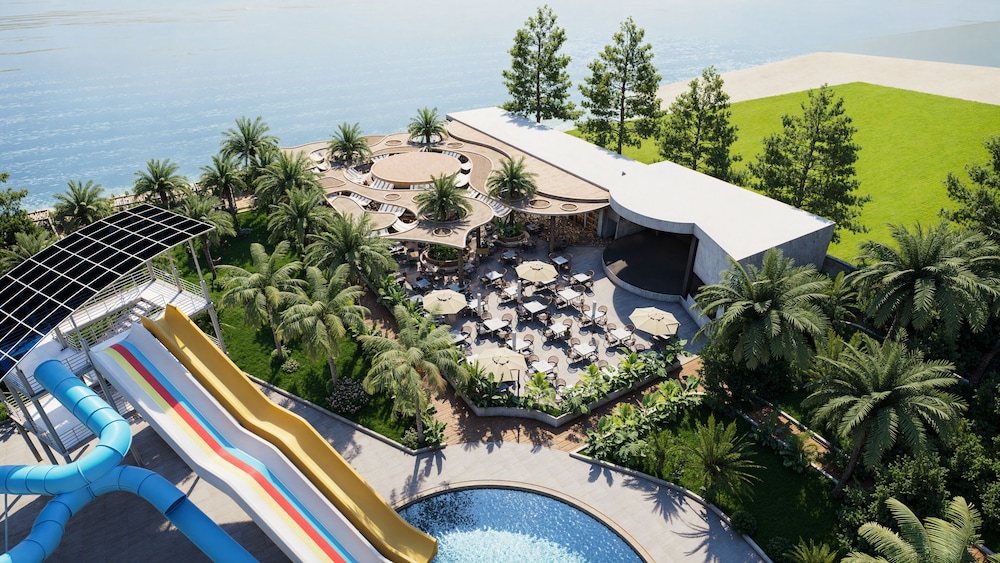 Stella Beach Hotel 8/62