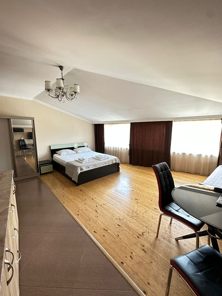Piano Hotel 20/51