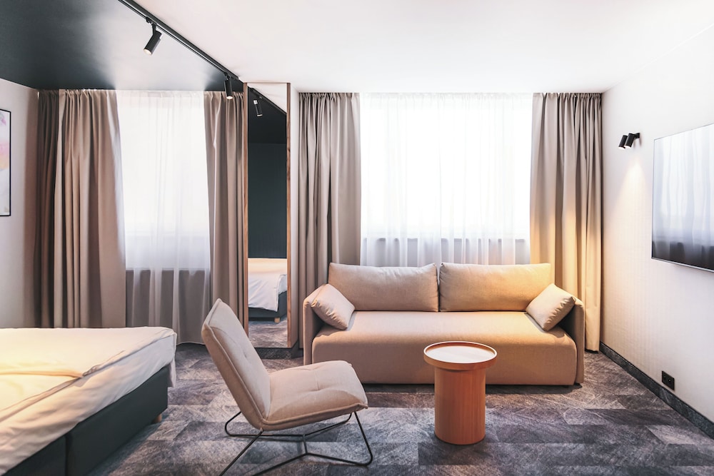 Qubus Hotel Legnica 25/50