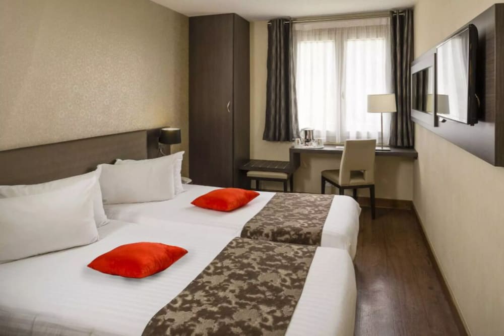 Executive, Twin Beds, Valley View