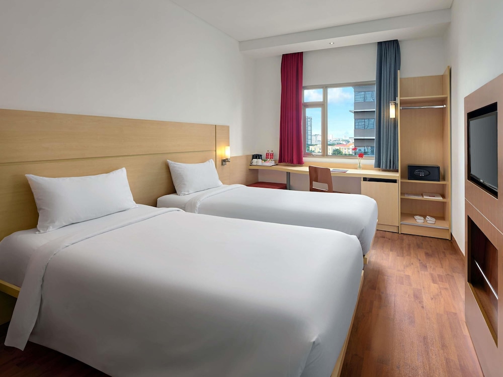 Ibis Saigon South 15/50