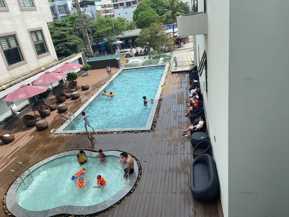 Dragon Sea Hotel Sam Son 91/95