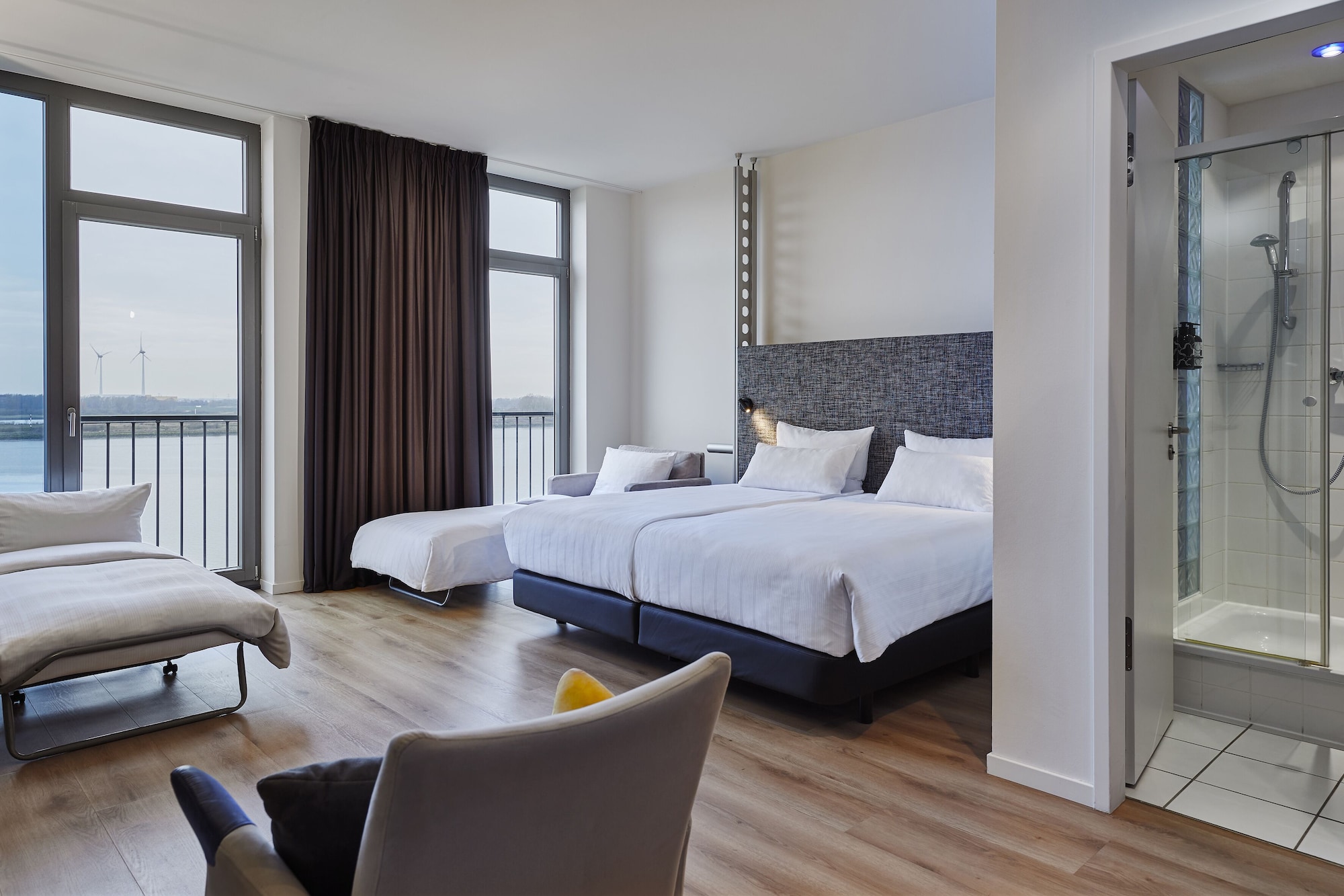 Innside, 2 Queen Beds, 2 Sofa