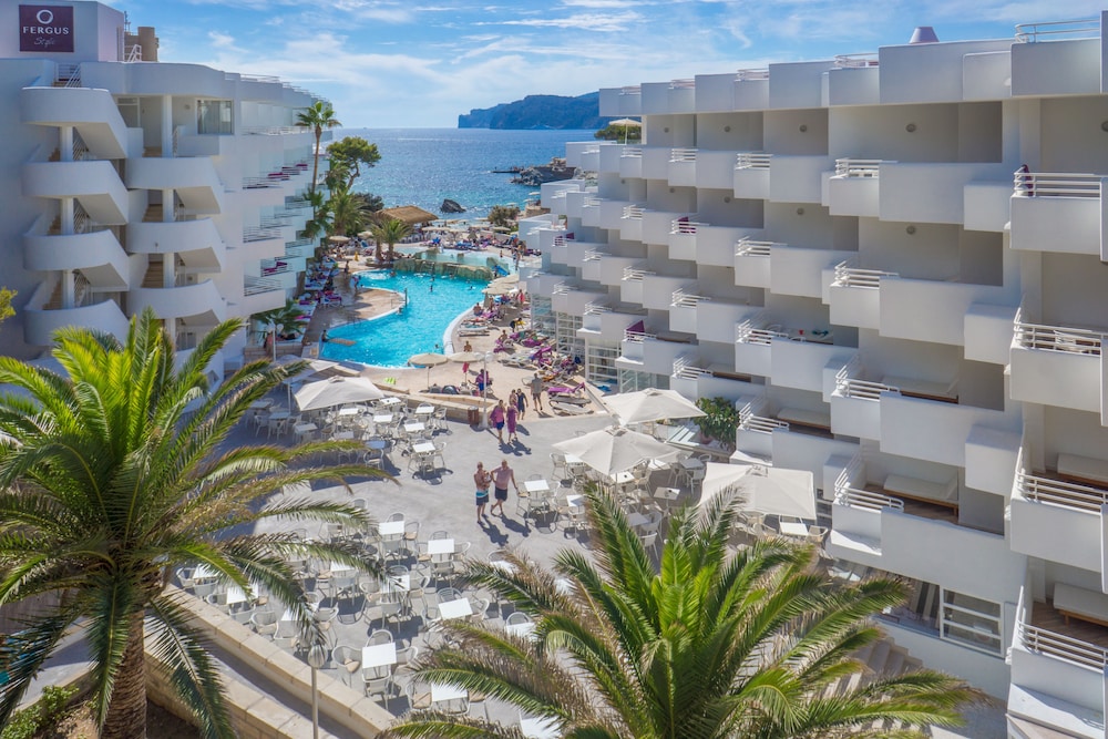 Fergus Style Cala Blanca Suites 4/37