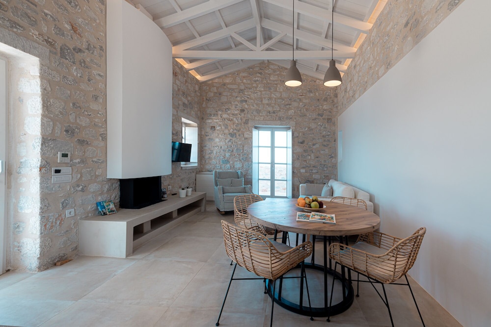 Aria Estate Suites And Spa 53/76