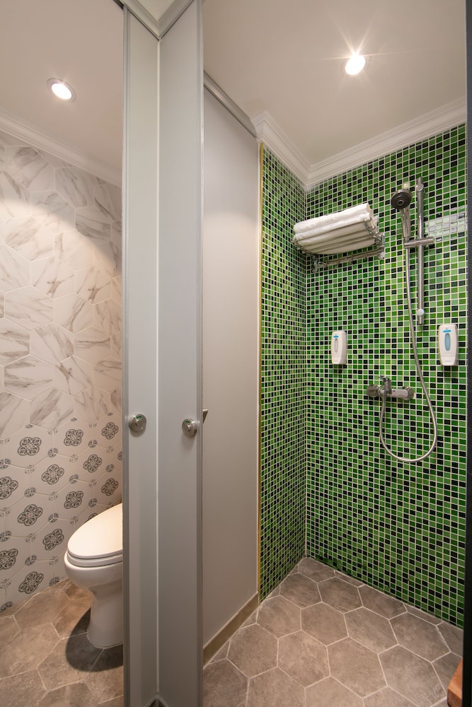 Little Charm Hanoi Hostel 37/39