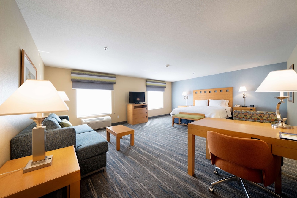 Hampton Inn Suites Madera 28/47