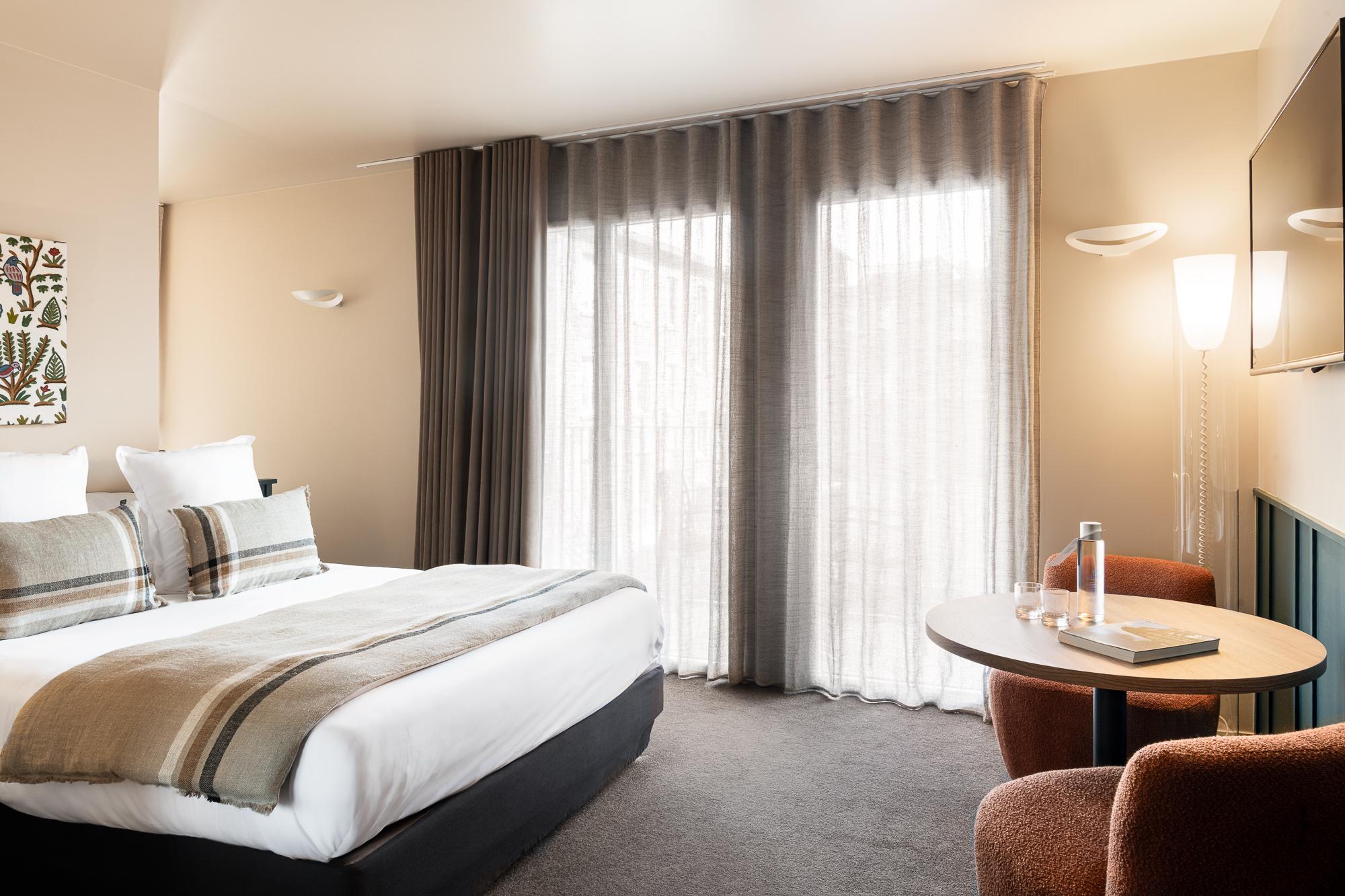 Room, Triple, Double Bed, Sofa
