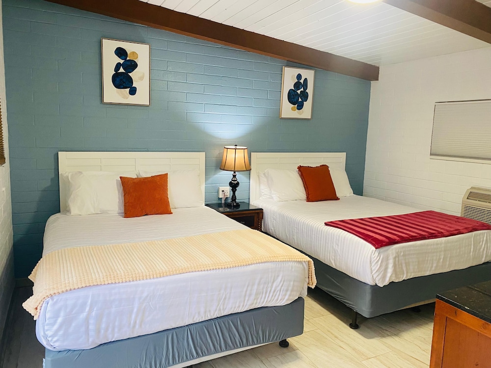 Economy, 2 Double Beds, Pet Friendly