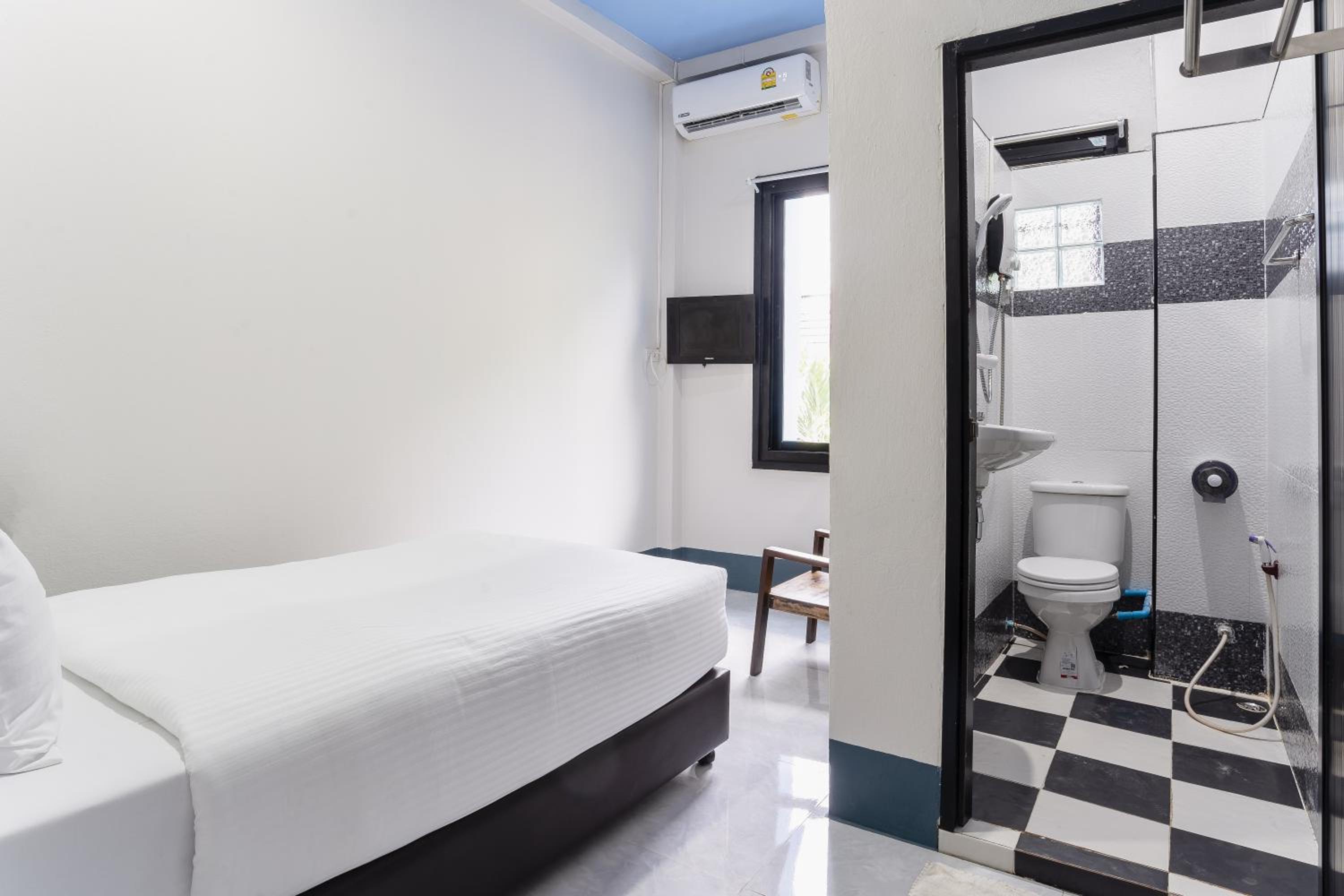 Udomsuk Hotel 32/32