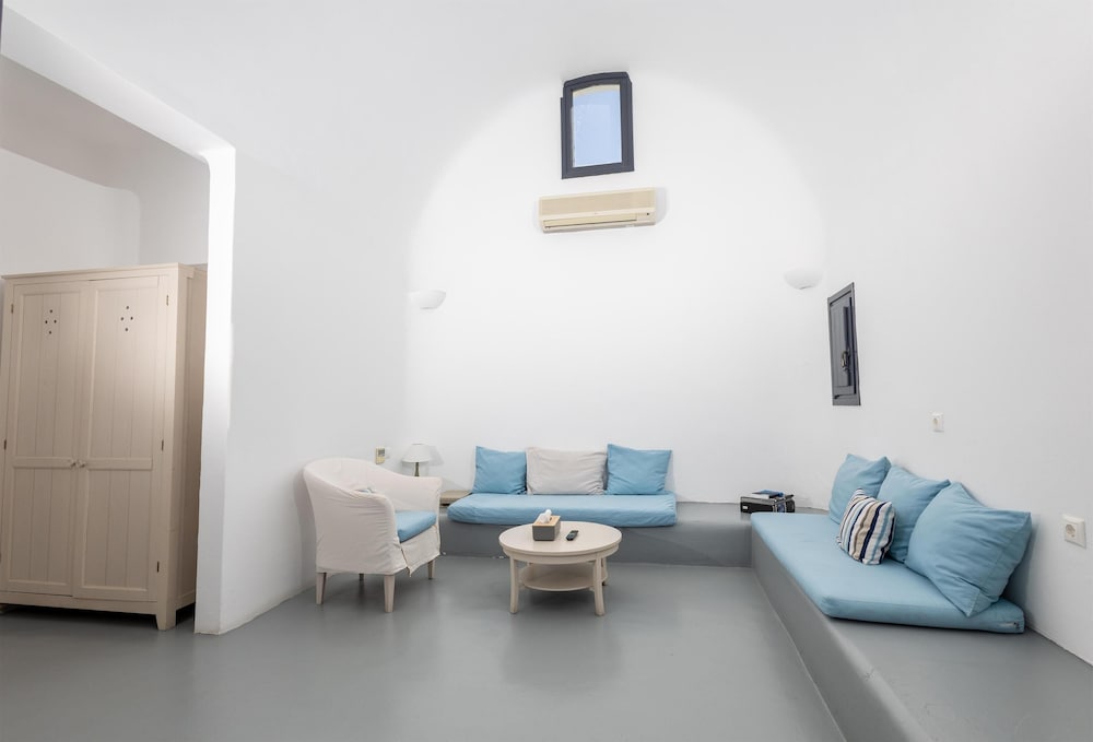 Grand Ambassador Santorini Hotel 53/78