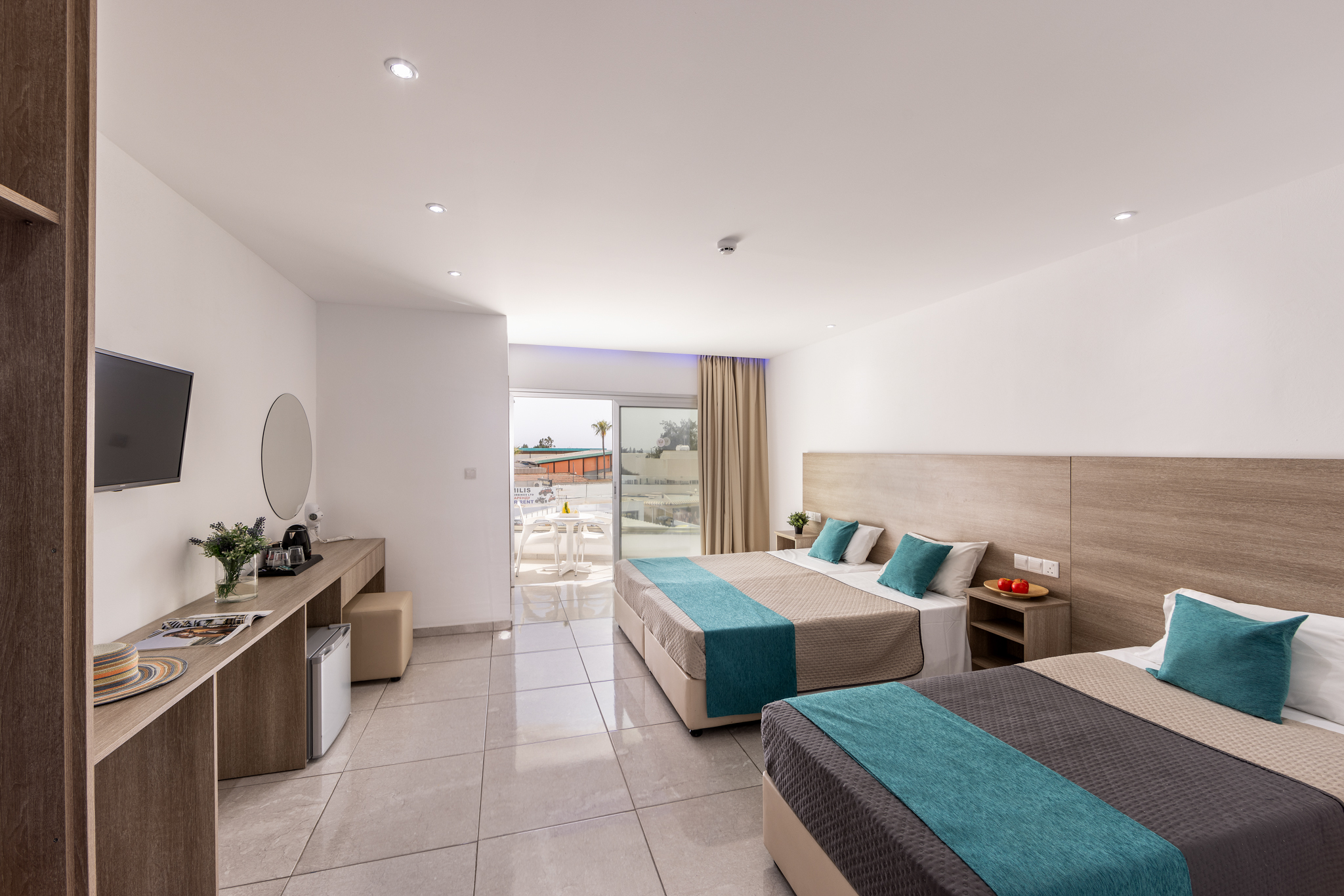 Milea Hotel 43/83