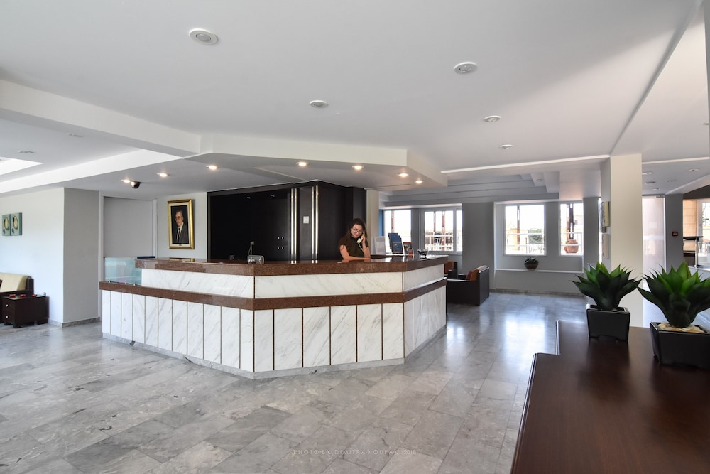 Hermes Hotel 3/55