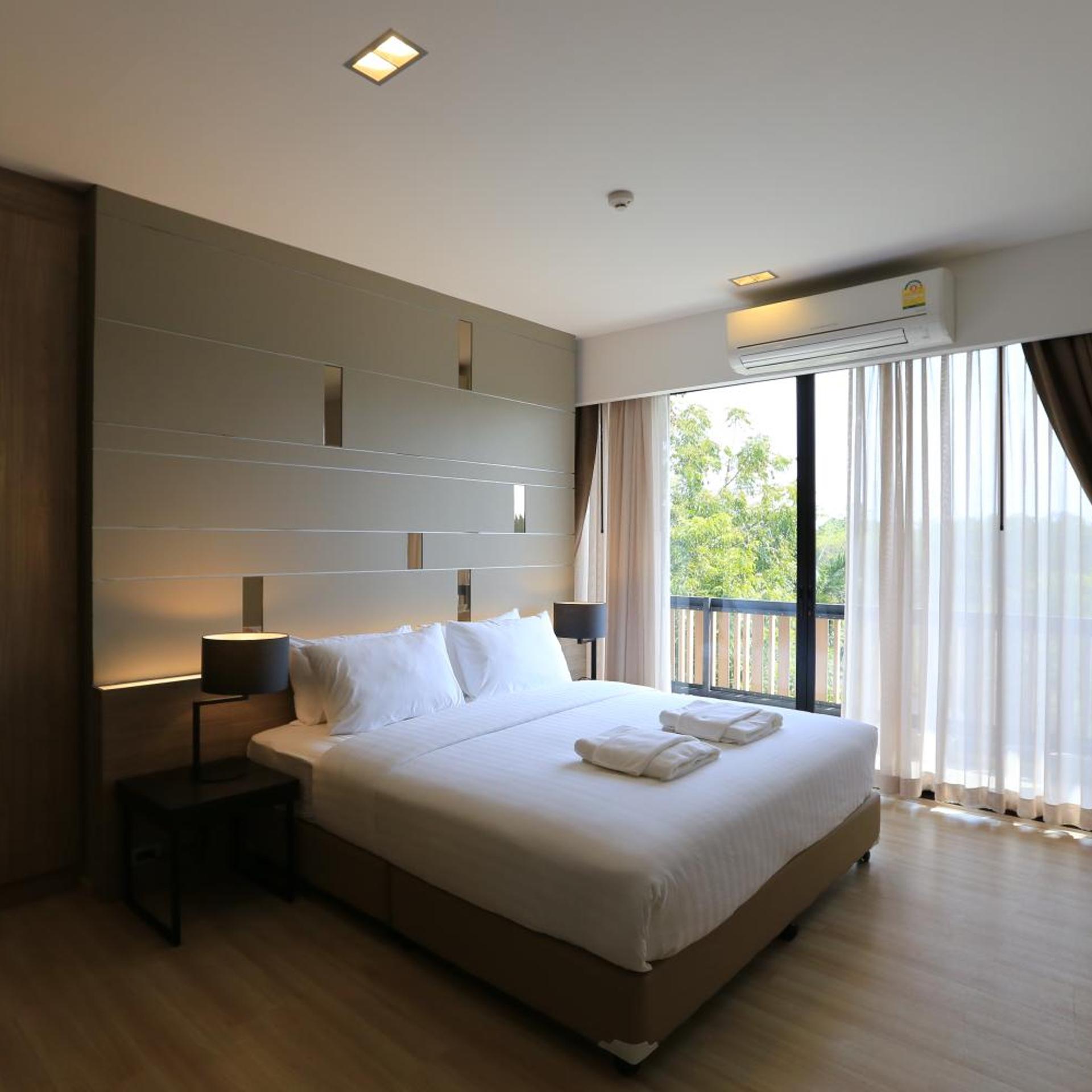 Grand, Park, Suite