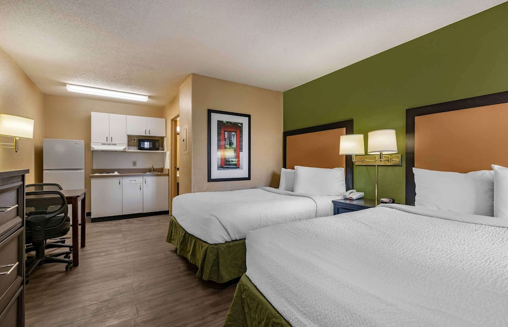 STUDIO, 2 DOUBLE BEDS
