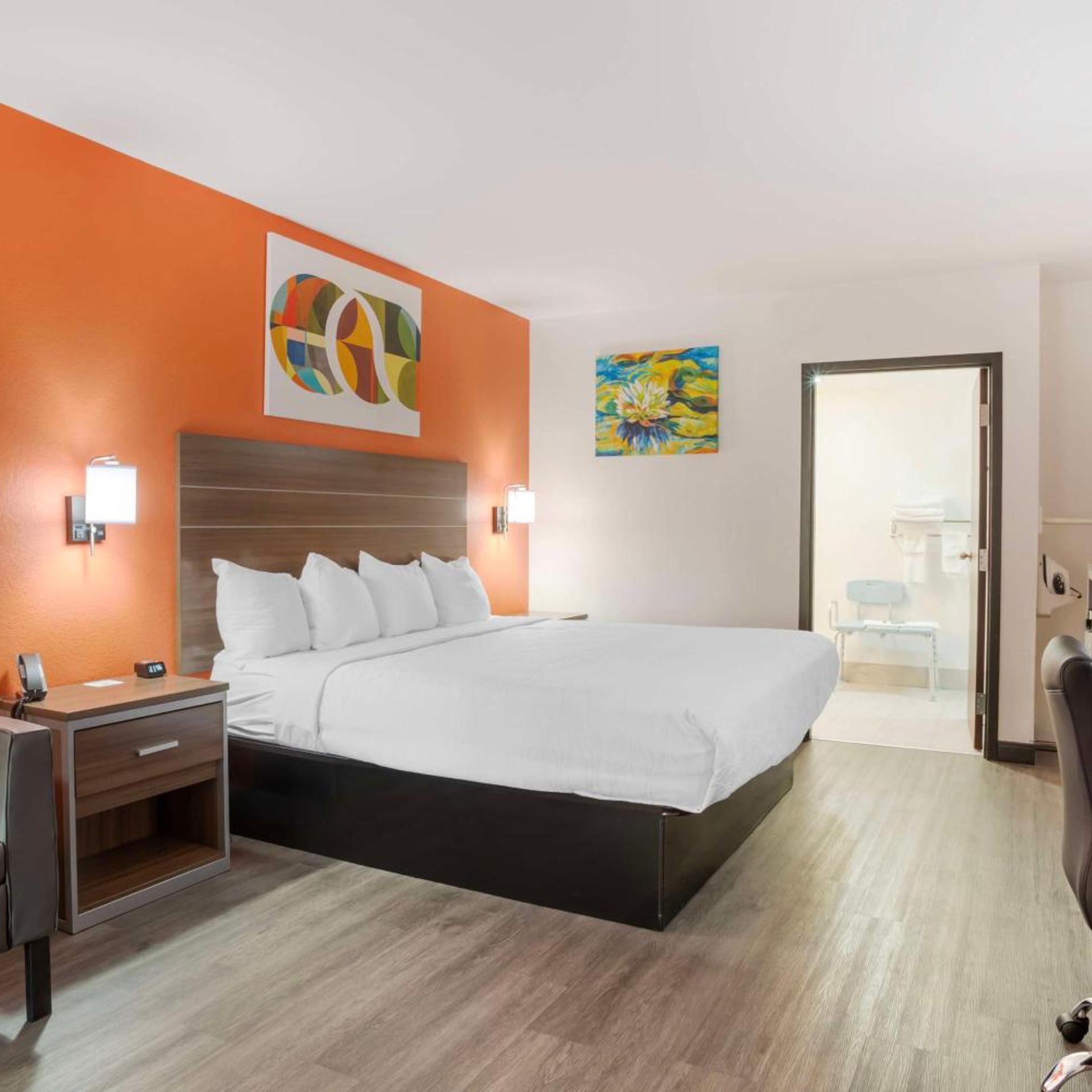 Room, King Bed, Bathtub, Accessible