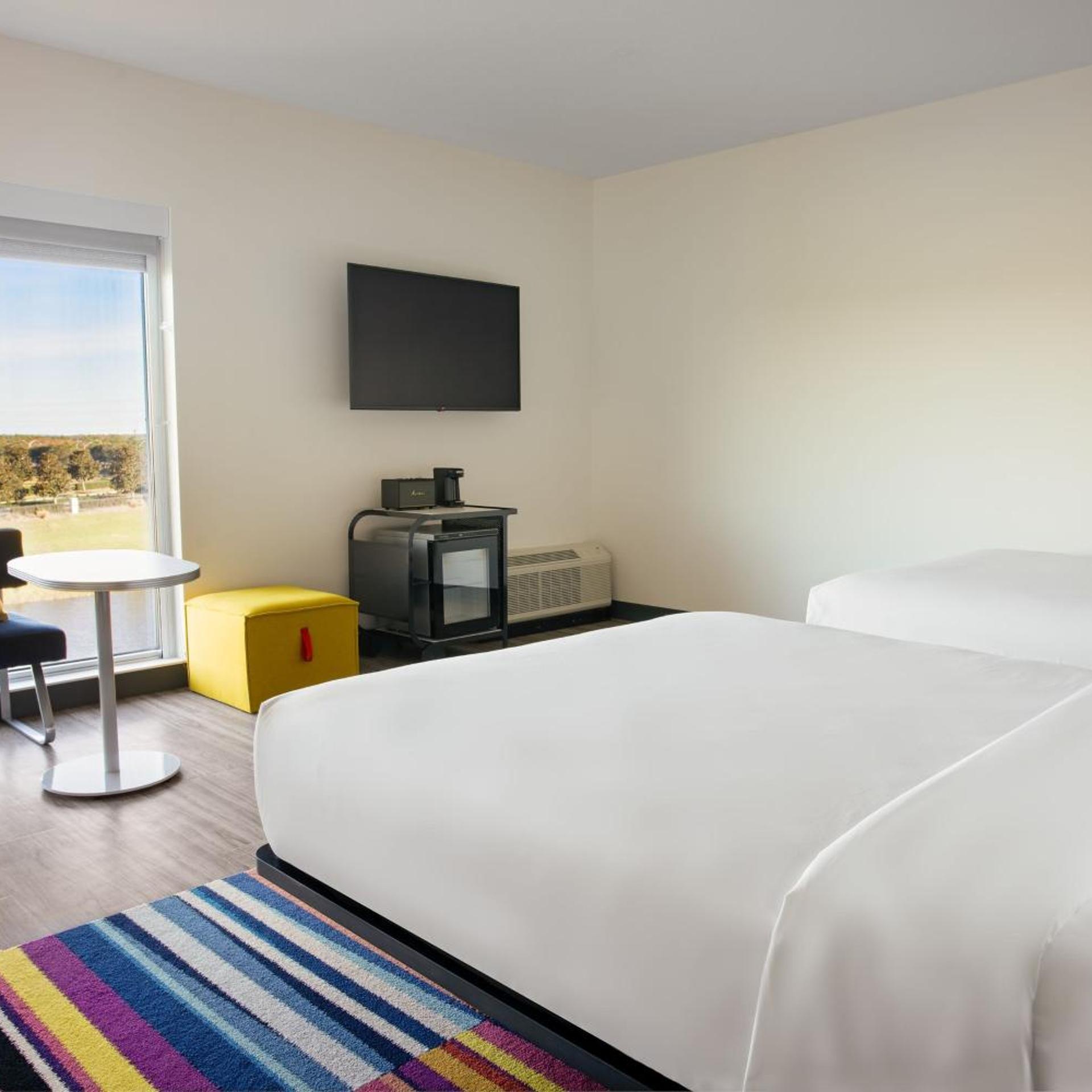Aloft, 2 Queen Beds