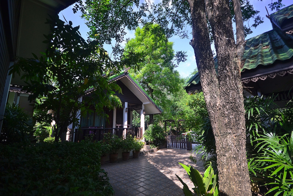 Thai Thai Sukhothai Resort 64/68