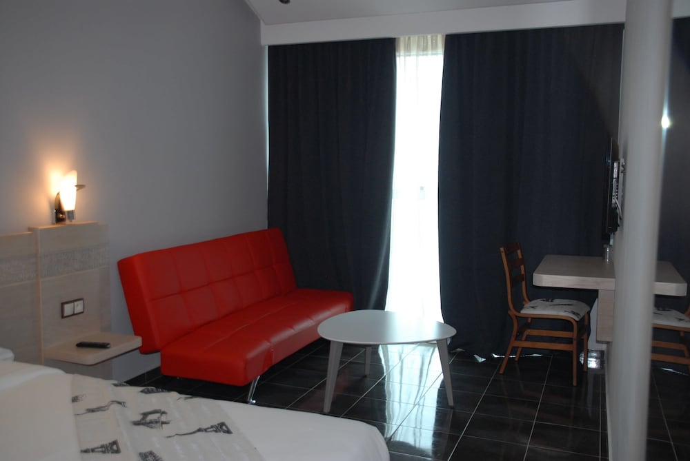Hotel A44 37/52