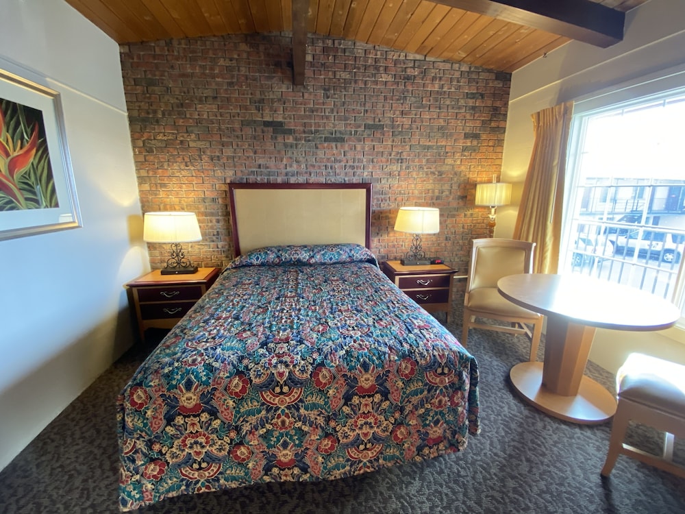 Dunes Inn 15/61