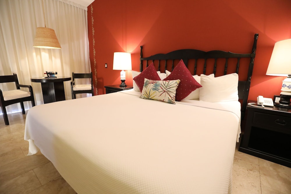 Plus, Panoramic, King Bed, City View