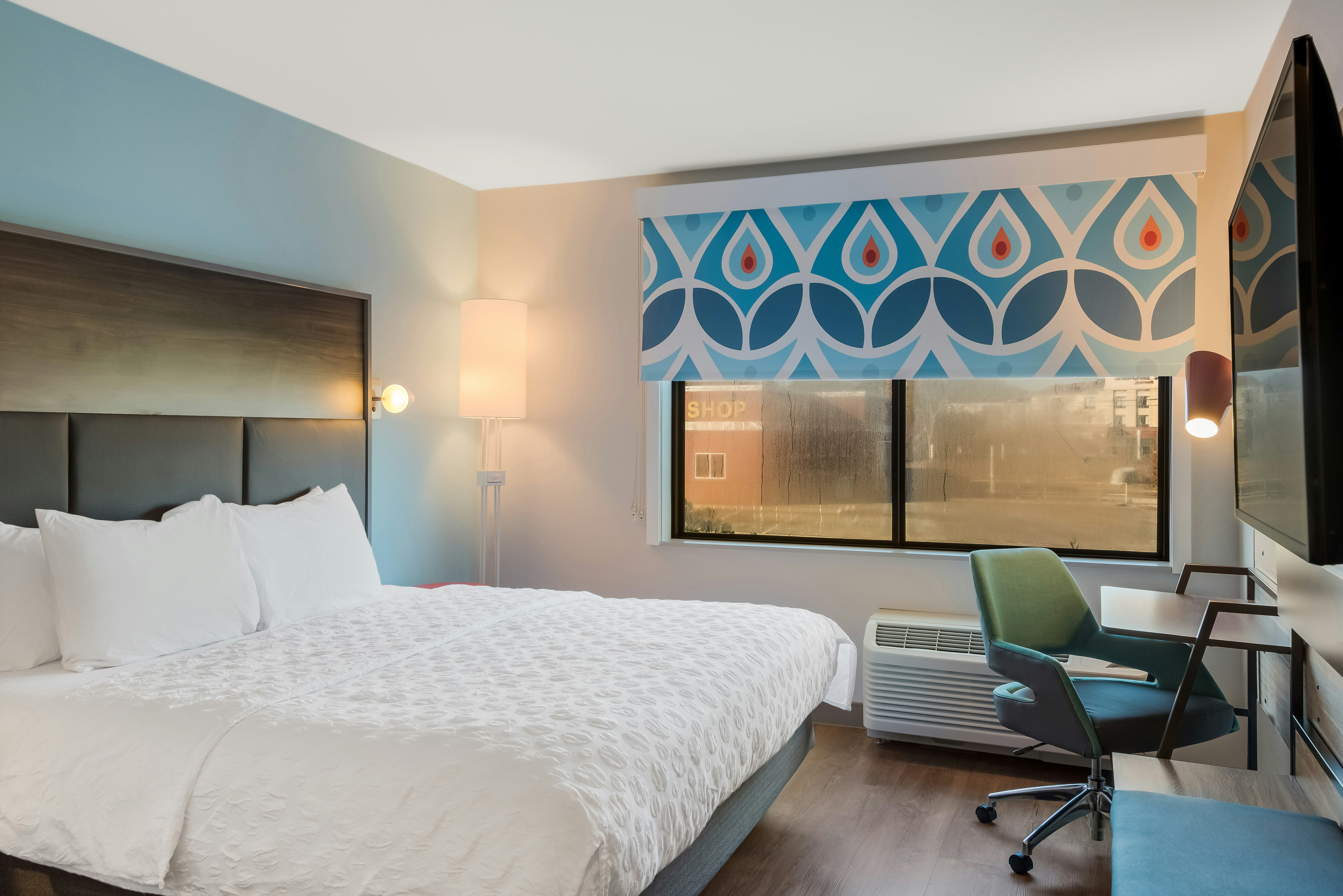 ROOM, KING BED