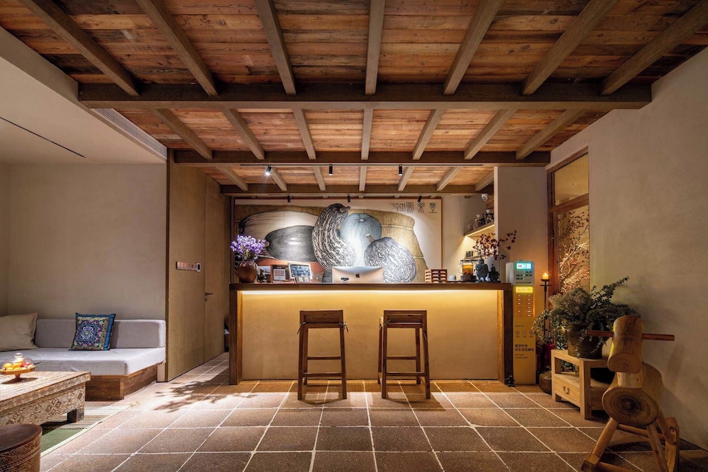 YUANLI HOTEL 7/50