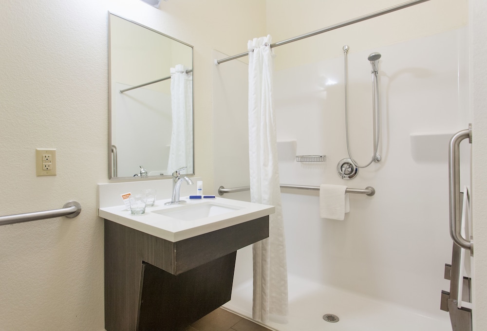 CANDLEWOOD SUITES SAN MARCOS 14/71