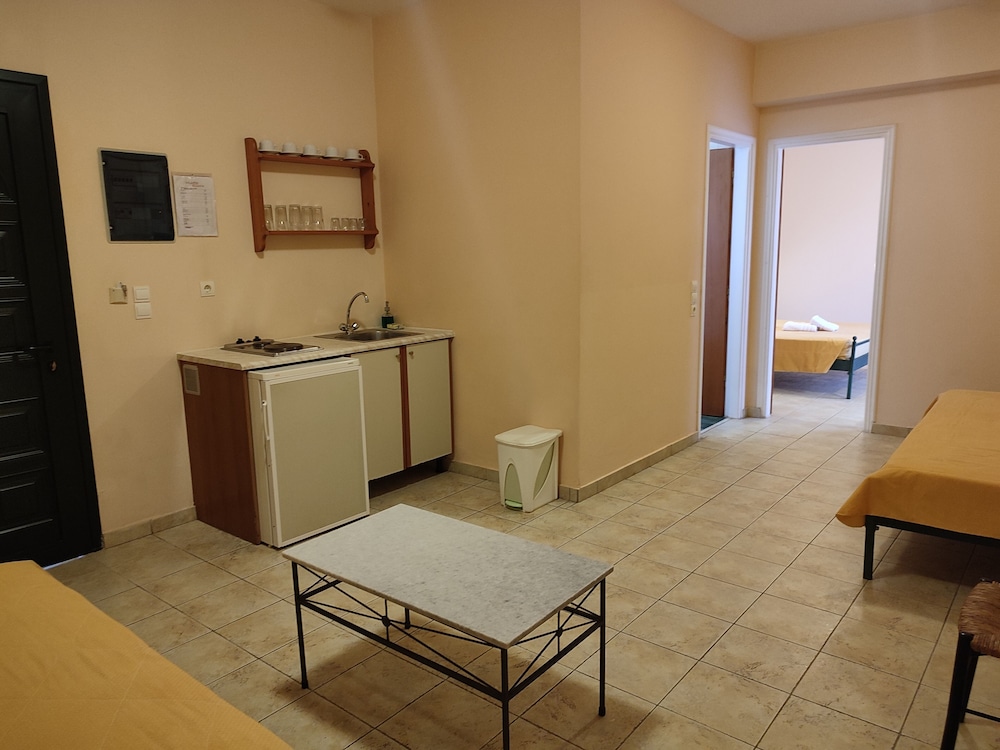 Elanthi Village Hotel 14/85