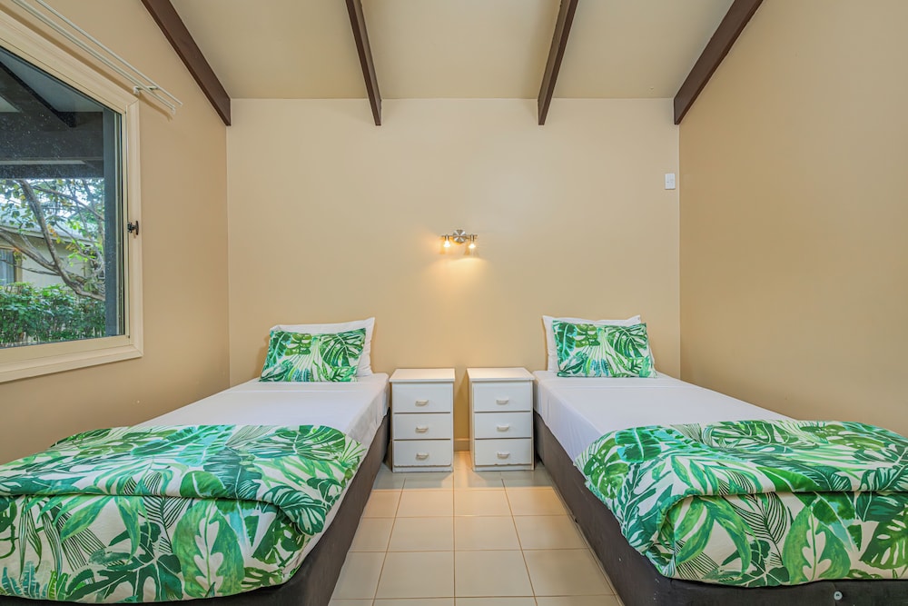 3 Bedrooms, Garden Villa, King and Twin Beds, Queen Bed، Edgewater Resort 10/10