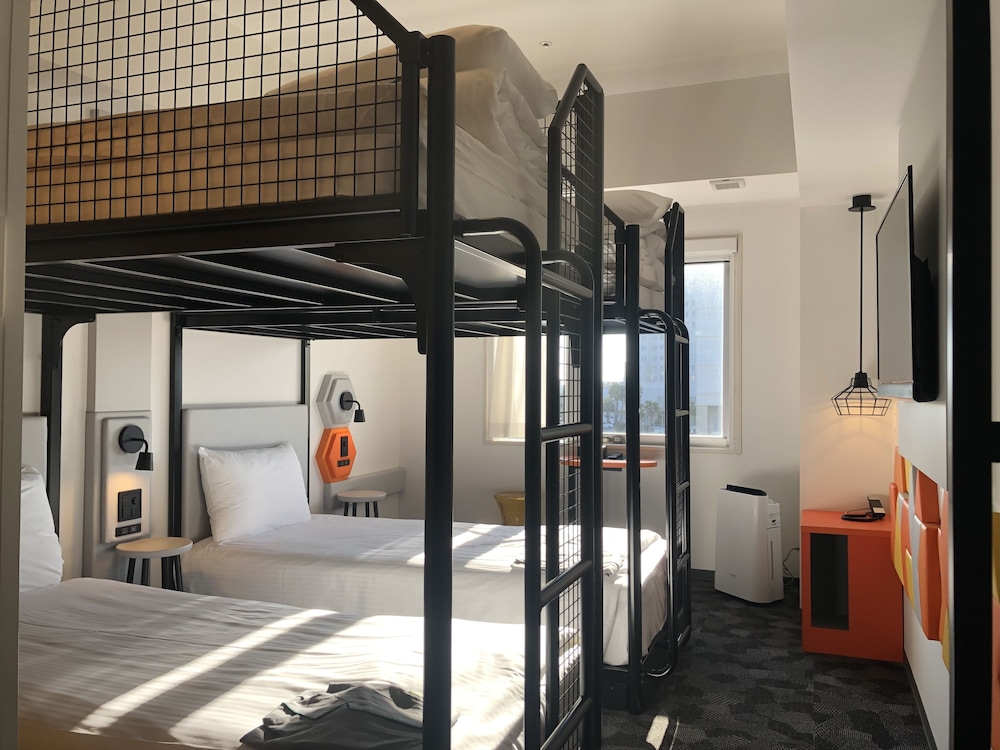 Ibis Styles Tokyo Bay 7/63