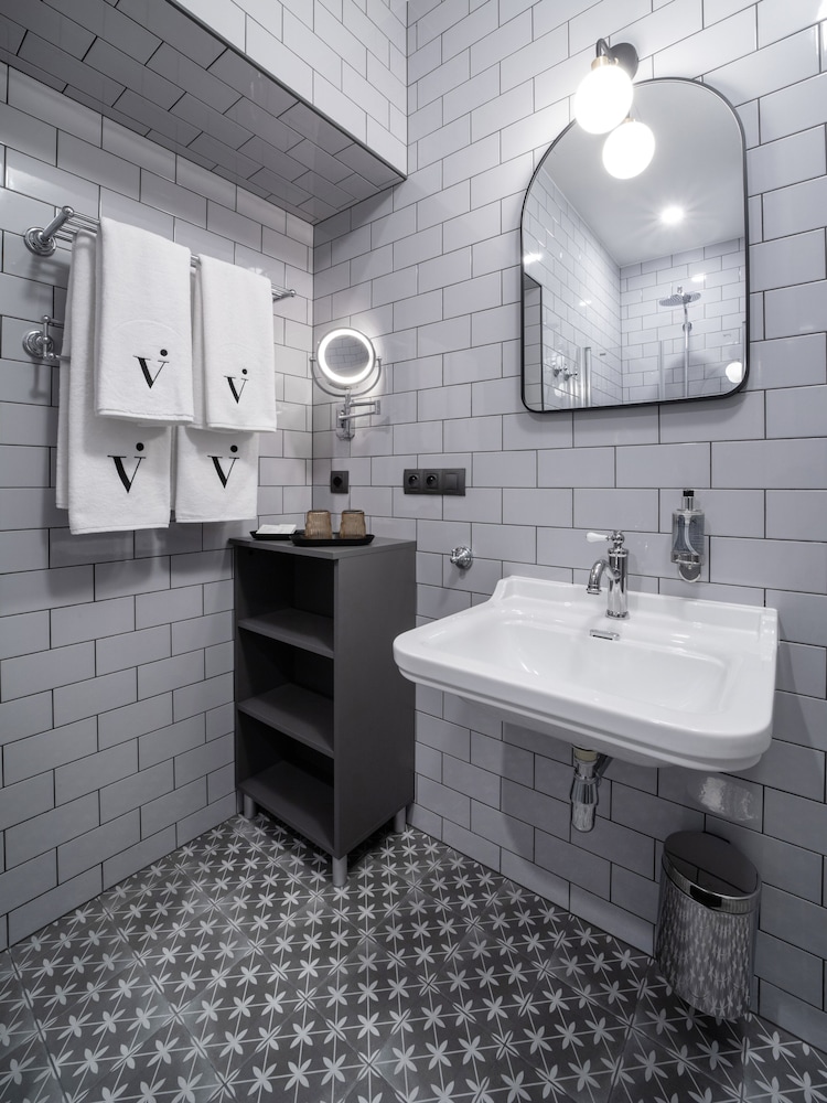 The Viaduct - Suites & More 58/60