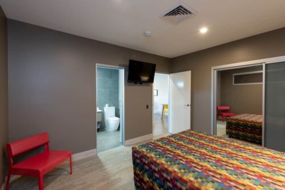 Laguna Apartments 26/67