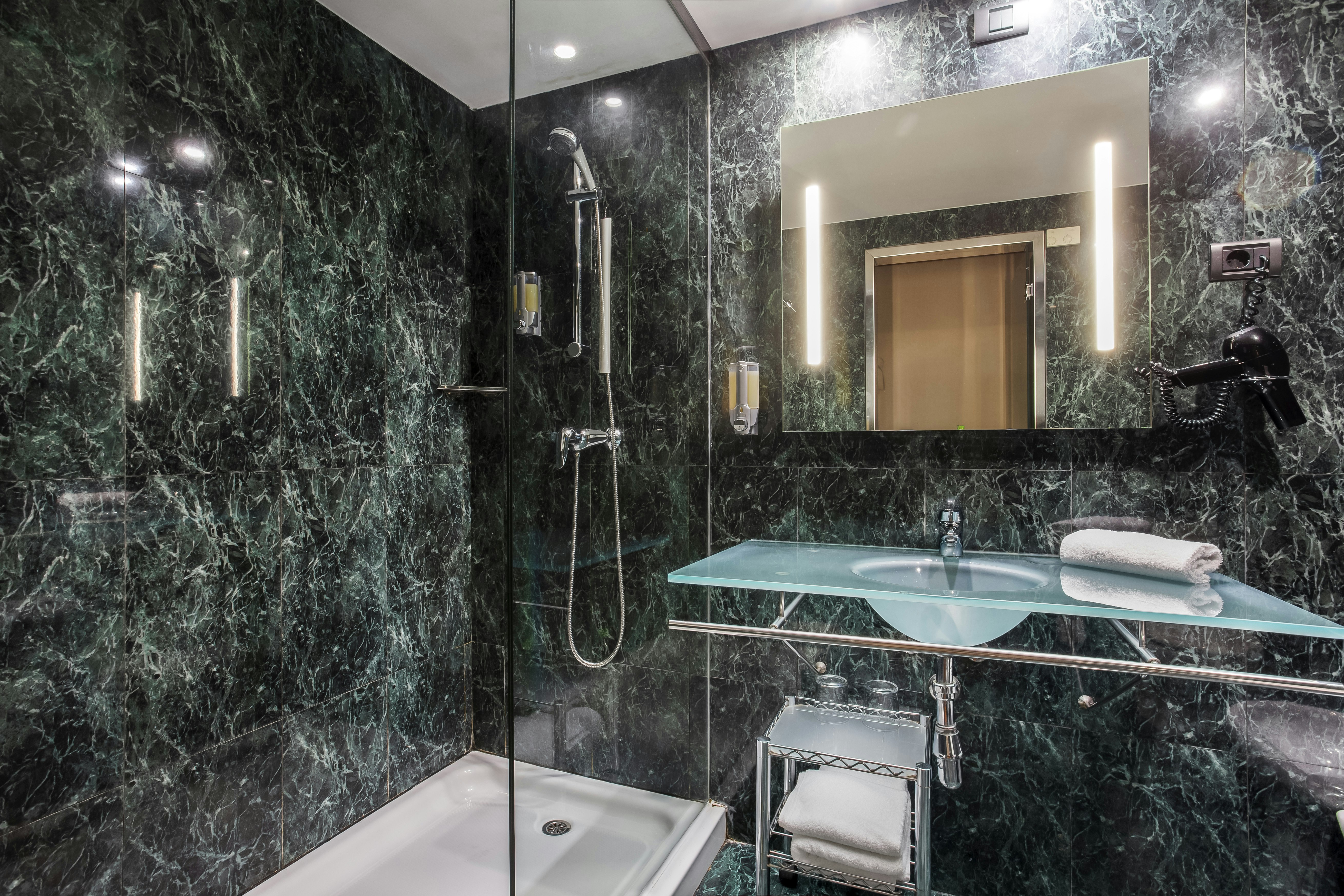 B&B HOTEL Granada Estacion 21/22